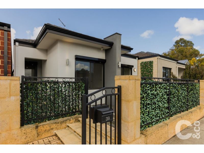 39 Kangaroo Avenue, Kwinana Town Centre
