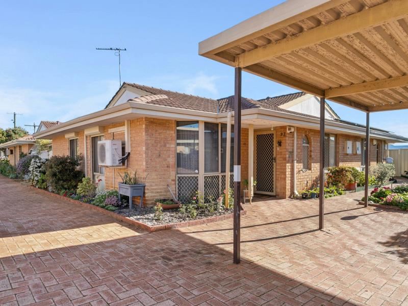 37/15 Mereworth Way, Marangaroo WA 6064