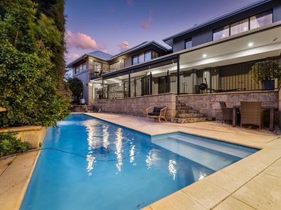 1 Success Crescent, Salter Point WA 6152