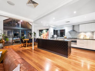 1 Success Crescent, Salter Point WA 6152