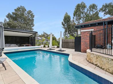 11 Thornton Place, Gooseberry Hill WA 6076