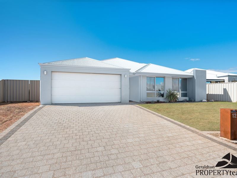 12 Hood Street, Wandina WA 6530
