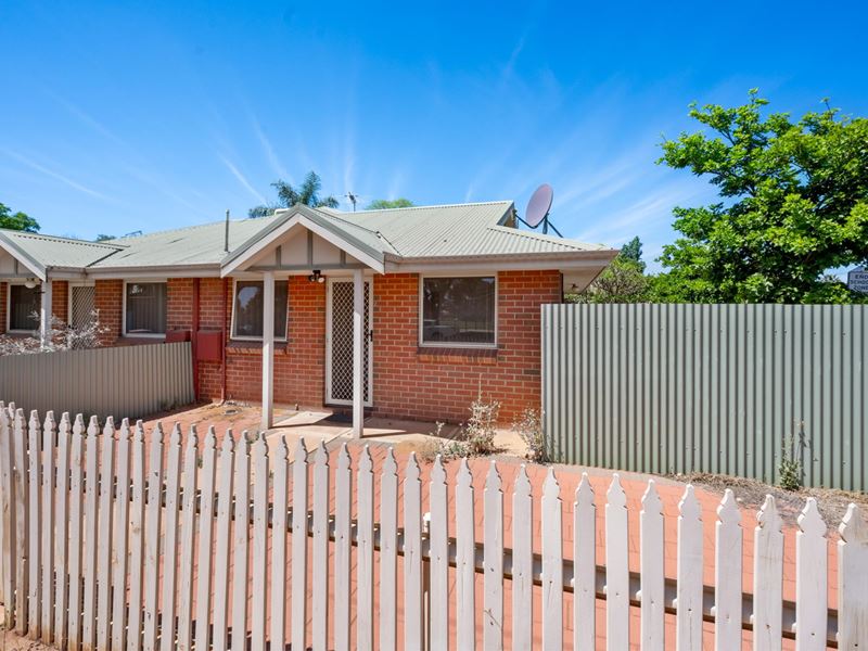 2/40 Moran Street, Boulder WA 6432