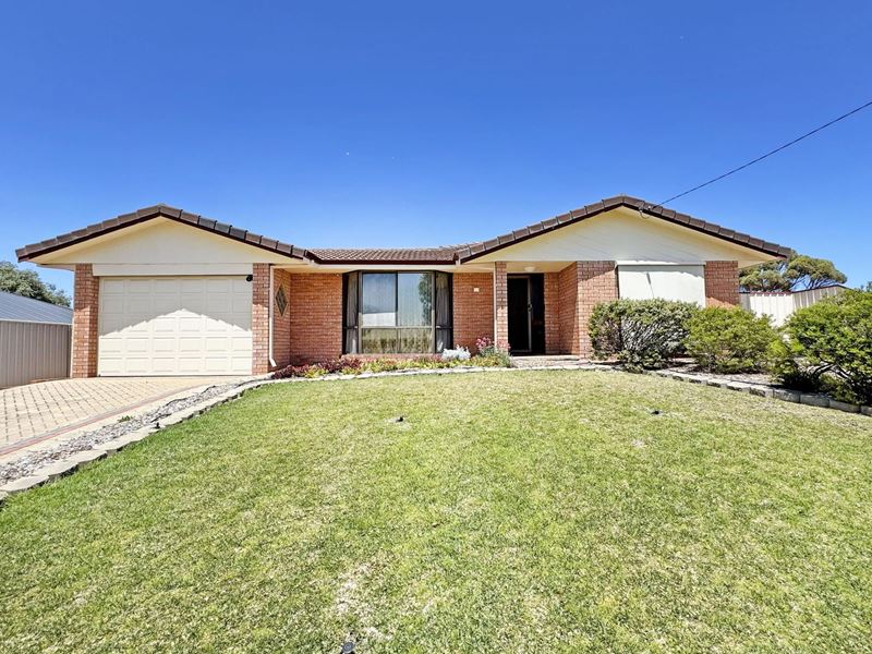 16 Walmsley Street, Castletown WA 6450