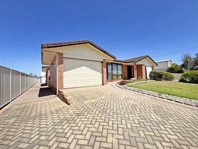 16 Walmsley Street, Castletown WA 6450