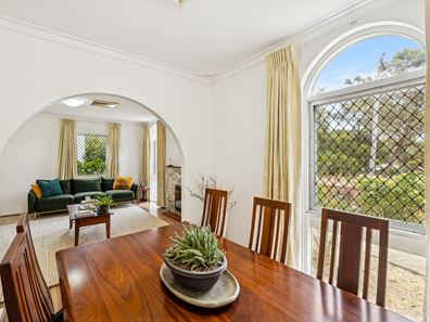 120 Lesmurdie Road, Lesmurdie WA 6076