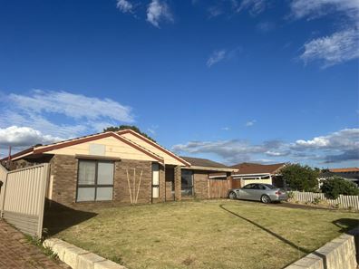34 Peelwood Parade, Halls Head WA 6210