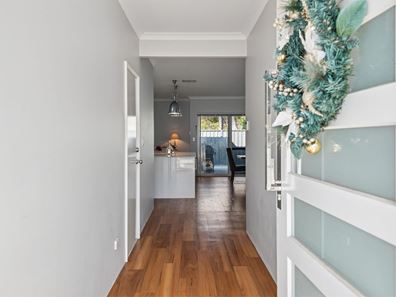 61 Onyx Road, Mount Richon WA 6112