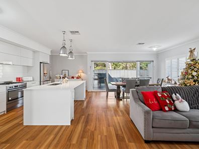 61 Onyx Road, Mount Richon WA 6112