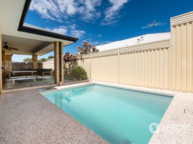 22 Splash Terrace, Lake Coogee WA 6166