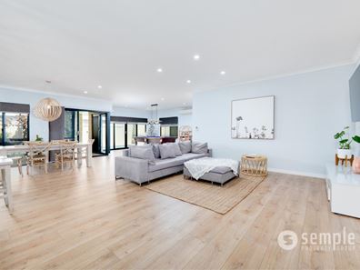 22 Splash Terrace, Lake Coogee WA 6166