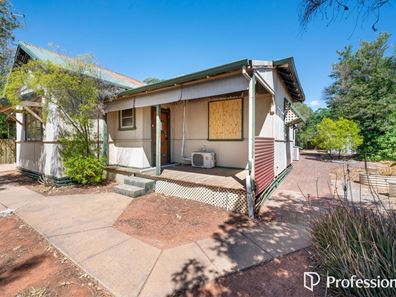 37 Ware Street, South Kalgoorlie WA 6430