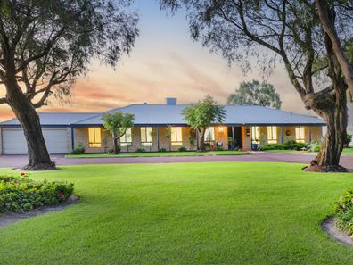 121 Estuary Waters Drive, Reinscourt WA 6280
