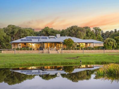 121 Estuary Waters Drive, Reinscourt WA 6280