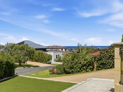11 Catania Court, Mindarie WA 6030