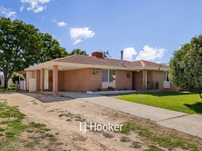 4 Brooksy Place, Burekup WA 6227