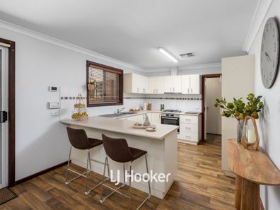 4 Brooksy Place, Burekup WA 6227