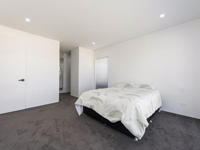 7 Persimmon Crescent, Karnup WA 6176