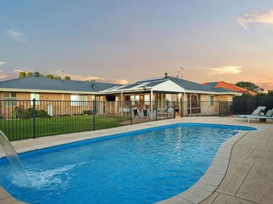 9 Lauder Place, Kinross WA 6028
