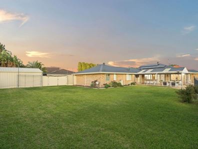 9 Lauder Place, Kinross WA 6028