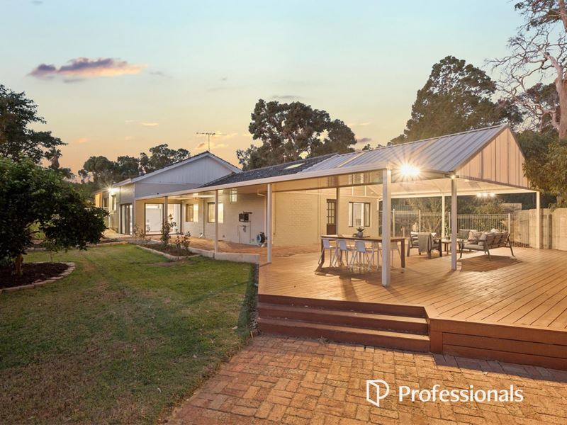1 High Peak Place, Lesmurdie WA 6076