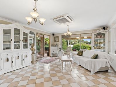 7 Bottega Place, Lesmurdie WA 6076