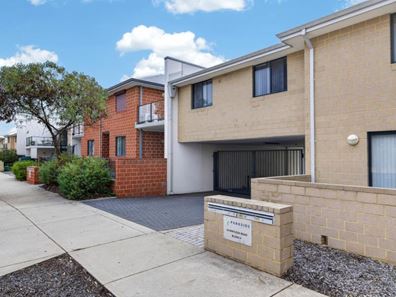 35/10 Whitlock Road, Queens Park WA 6107