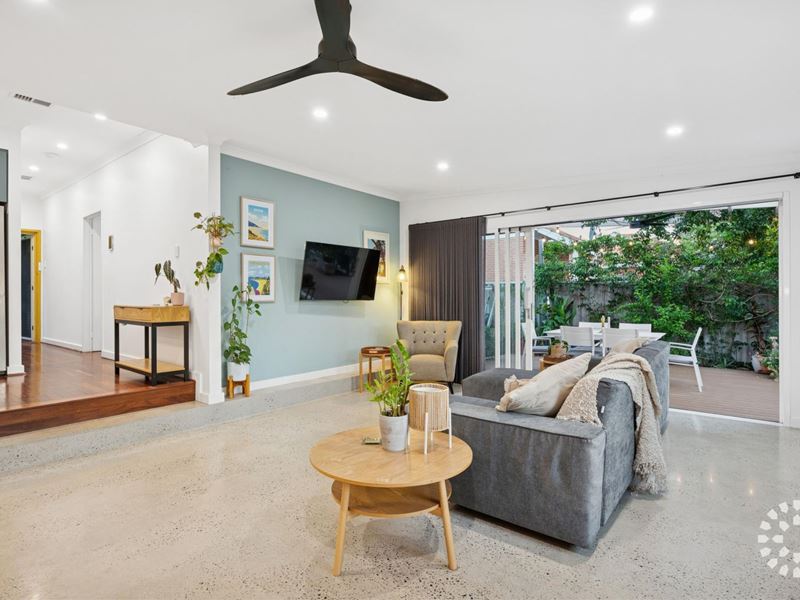 11 Lee Avenue, Hilton WA 6163