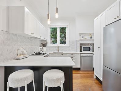 137 London Street, Mount Hawthorn WA 6016