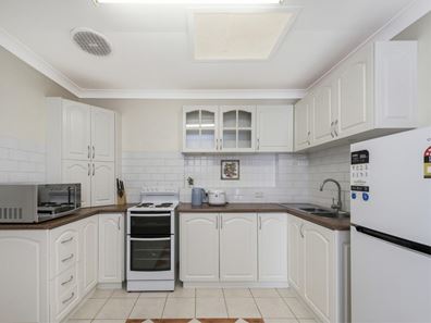 21 Fountains Court, Armadale WA 6112