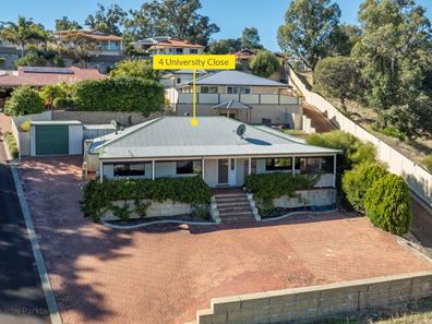 4 University Close, College Grove WA 6230
