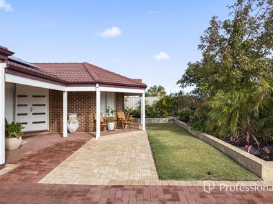 24 Midland Elbow, Mindarie WA 6030