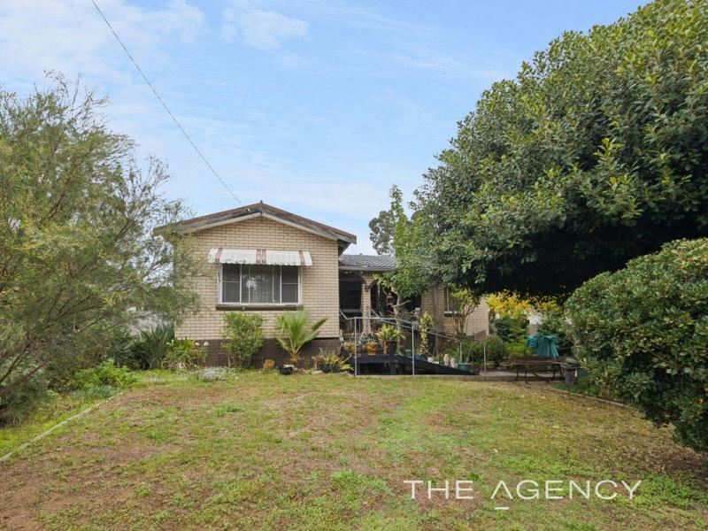 15 Lister Street, Swan View WA 6056
