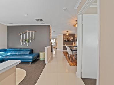 44 Fairview Drive, Waikiki WA 6169