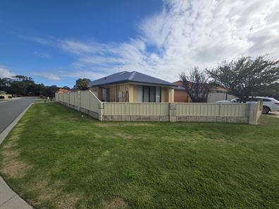 26 Jubata Gardens, Dudley Park WA 6210