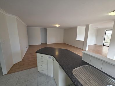 26 Jubata Gardens, Dudley Park WA 6210