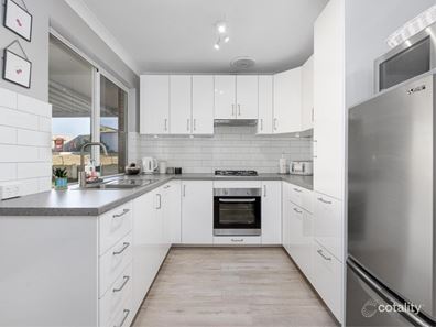4 Palm Court, Eaton WA 6232