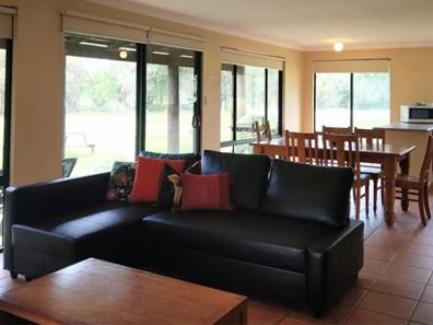 Commonage Rd, Quindalup WA 6281