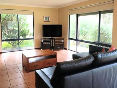 Commonage Rd, Quindalup WA 6281