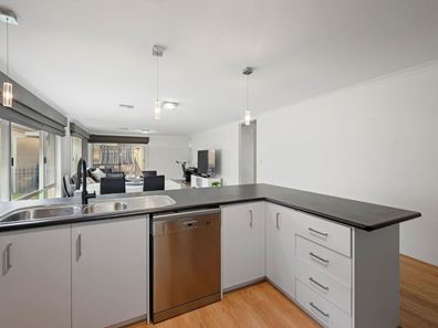 238 Wright Road, Harrisdale WA 6112