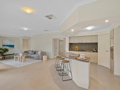 60 Seascapes Boulevard, Halls Head WA 6210