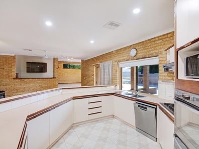4 Mauna Court, Yanchep WA 6035