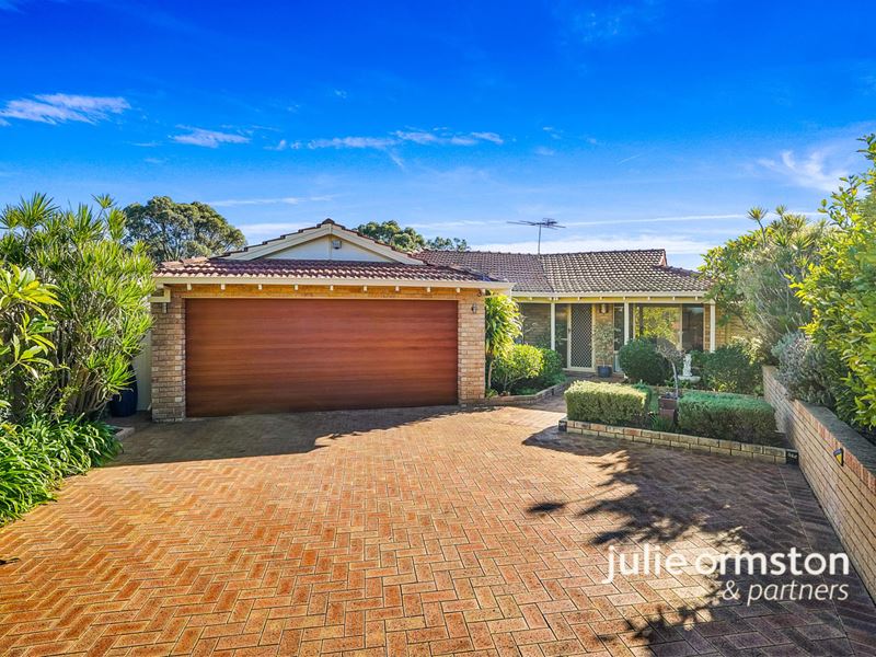 15B Landor Gardens, Woodvale WA 6026