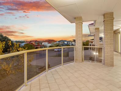 8 Rossiter Way, Winthrop WA 6150