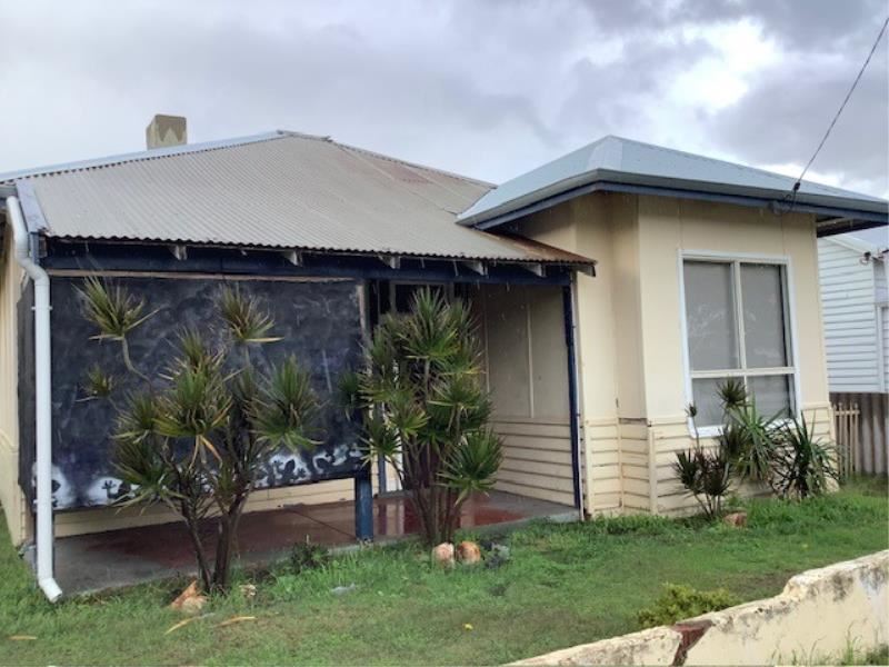 11 Burgess Street, West End