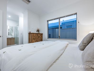 10 Fallow Way, Alkimos WA 6038