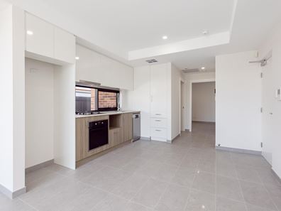 1/211 Walter Road West, Morley WA 6062