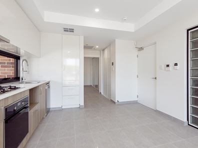 1/211 Walter Road West, Morley WA 6062