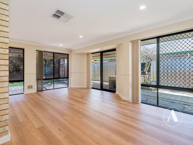 6 Meadowview Mews, Canning Vale WA 6155
