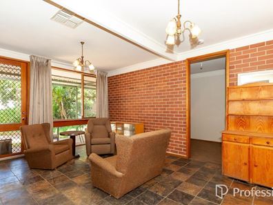 19 Paterson Road, Mount Nasura WA 6112